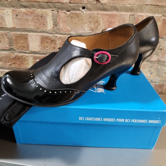 John Fluevog Black Heels with Ergonomic Design - Picture 2 of 8